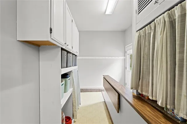 $345,000 | 7132 Robinson Street, Overland Park, KS 66204