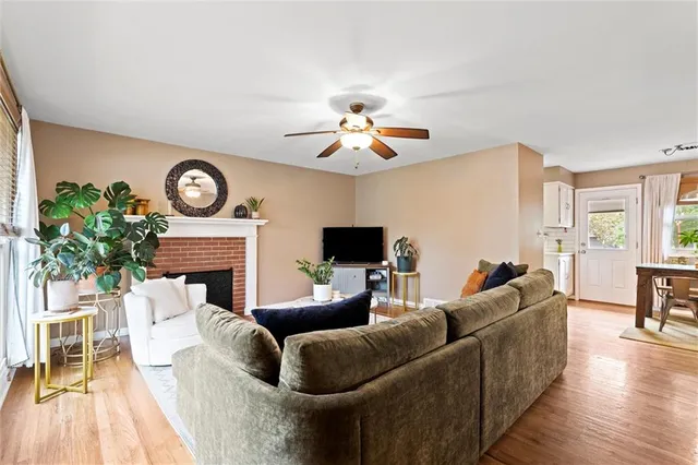 $345,000 | 7132 Robinson Street, Overland Park, KS 66204