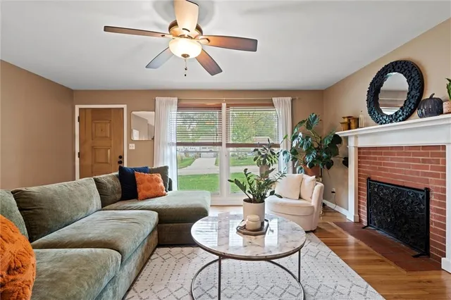 $345,000 | 7132 Robinson Street, Overland Park, KS 66204