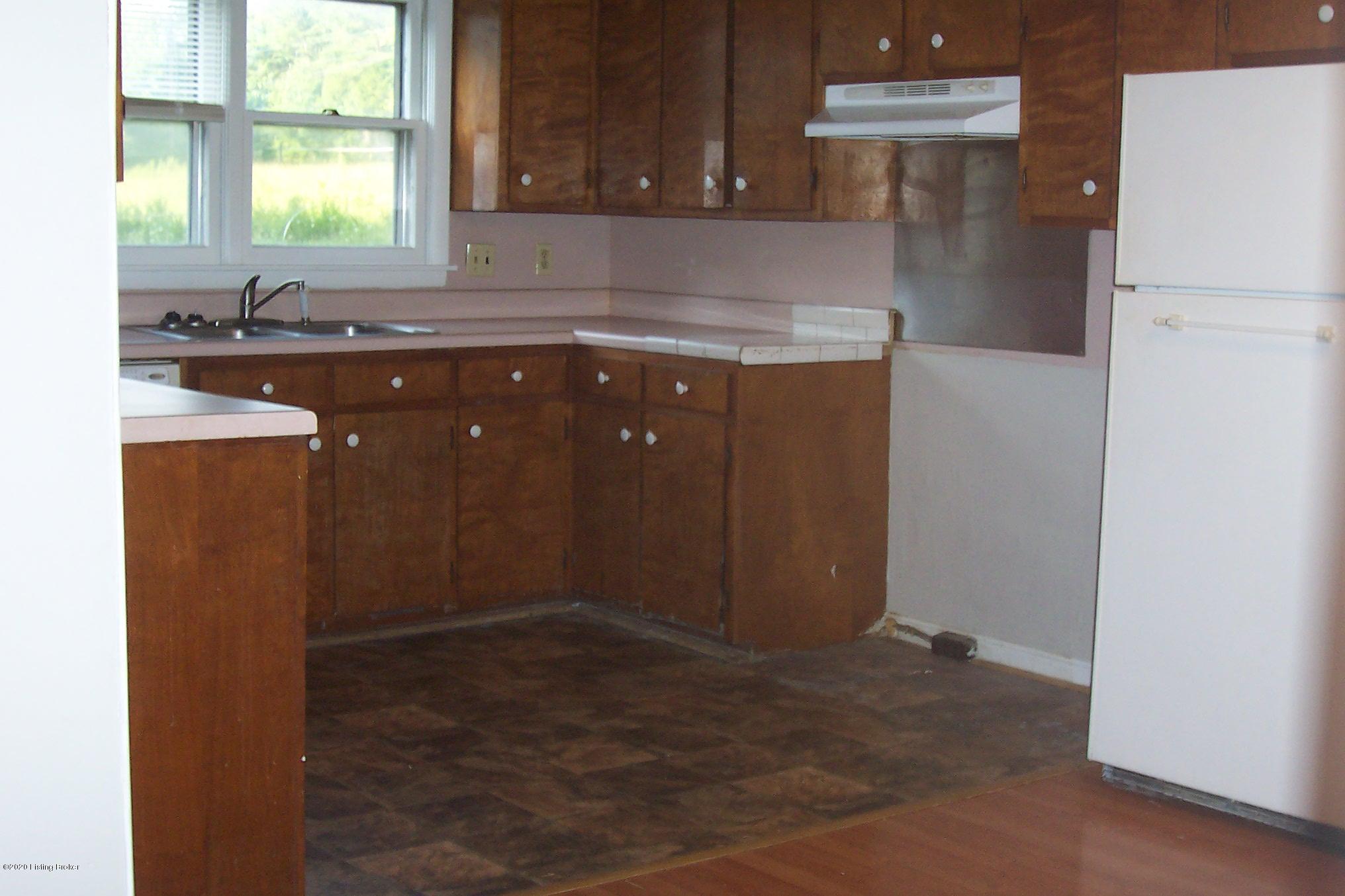2253 Falls Of Rough Road Caneyville, KY 42721 - Photo 9 of 18 000_0105