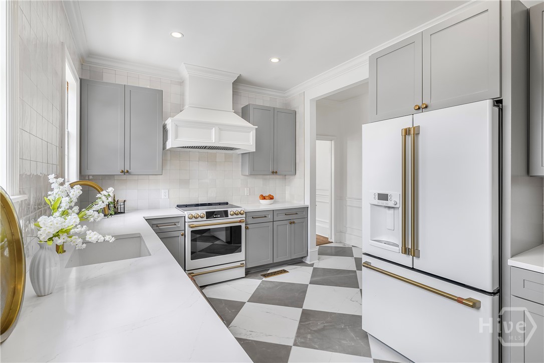 501 East 41st Street Savannah, GA 31401 - Photo 17 of 63