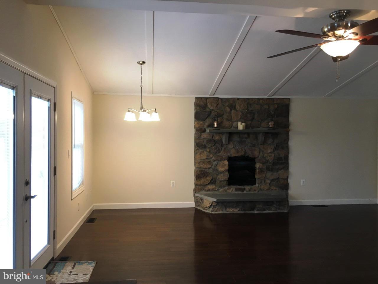 24 Cemetery Road North East, MD 21901 - Photo 4 of 12 Living Room