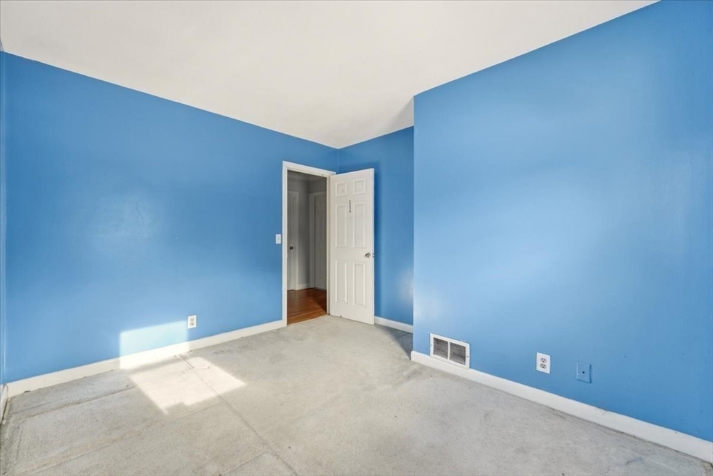 346 South Street Foxboro, MA 02035 - Photo 11 of 18
