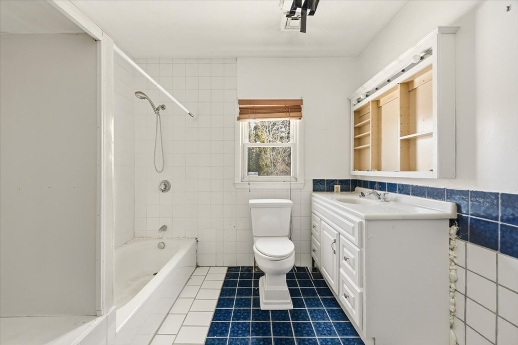 346 South Street Foxboro, MA 02035 - Photo 14 of 18