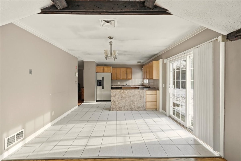 346 South Street Foxboro, MA 02035 - Photo 5 of 18