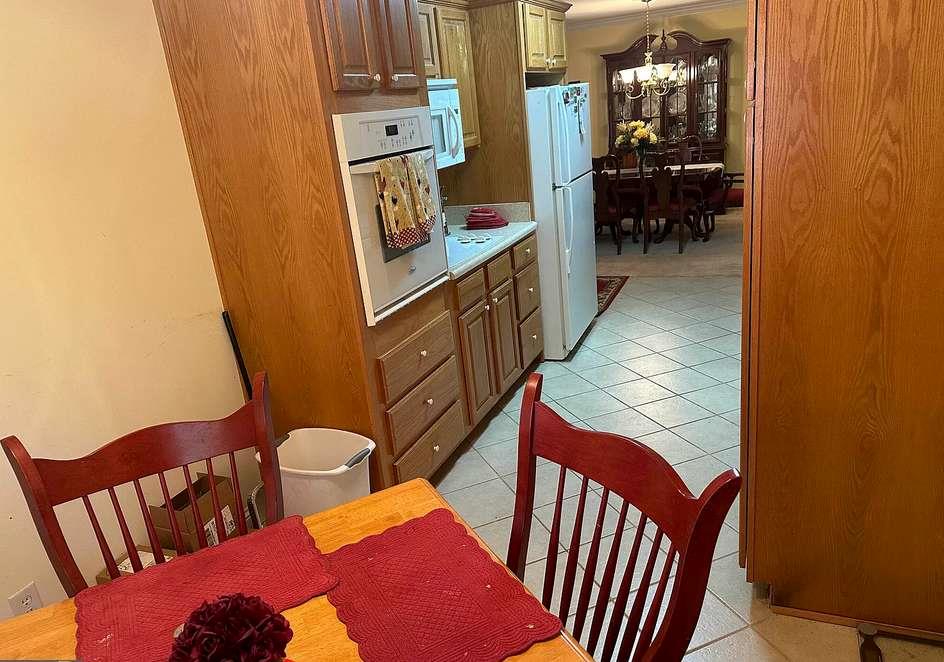 574 Almand Branch Road Southeast Conyers, GA 30094 - Photo 15 of 34