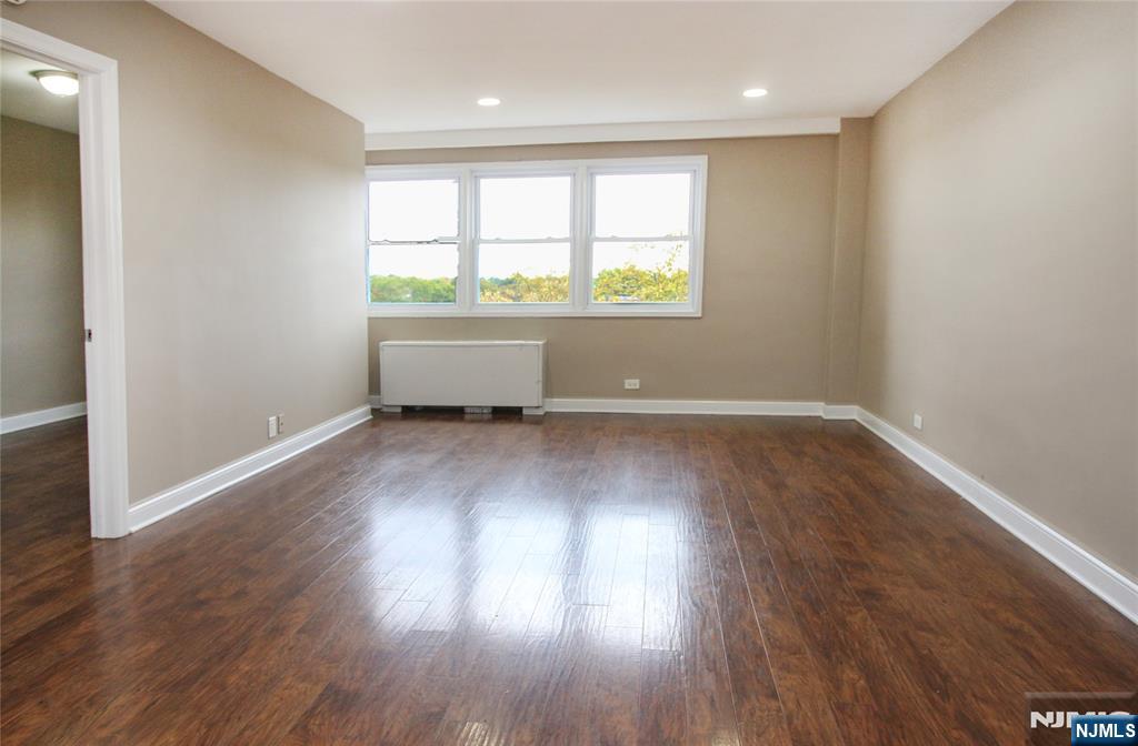 39 East 39th Street, Unit 4L Paterson, NJ 07514 - Photo 12 of 17