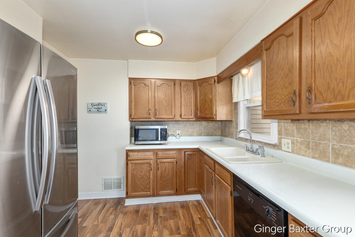 3324 McKee Avenue Southwest Wyoming, MI 49509 - Photo 5 of 20 3324-McKee_005