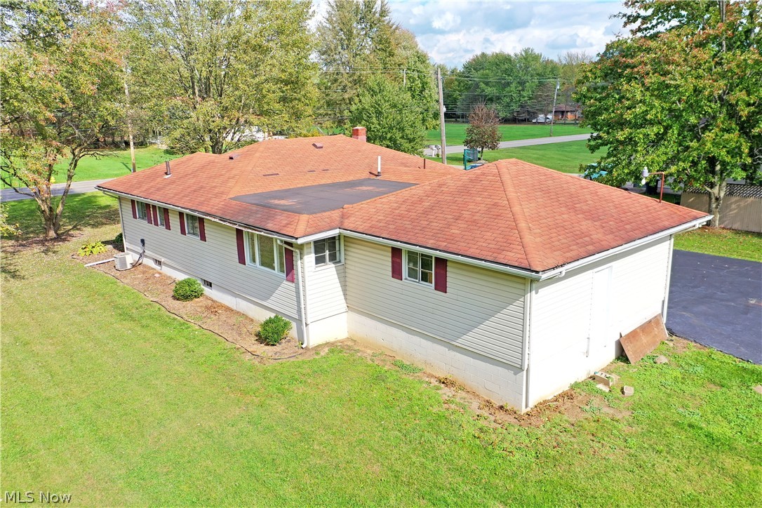 2041 Carson Salt Springs Road Warren, OH 44481 - Photo 5 of 35 Gallery Image 5