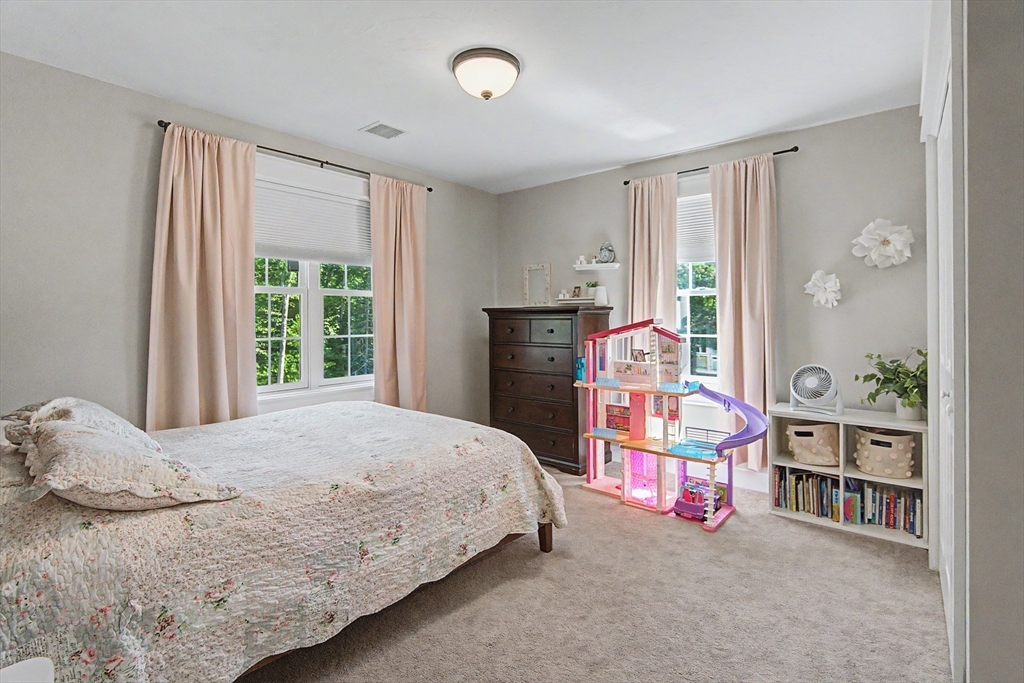 377 Rebecca Road Northbridge, MA 01588 - Photo 16 of 40