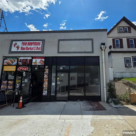 $2,600 | 77 Gregory Avenue, Passaic, NJ 07055