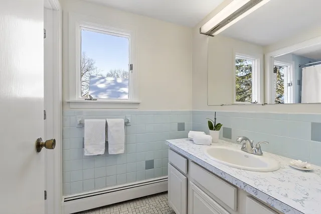 $1,595,000 | 35 Chestnut Street, Concord, MA 01742