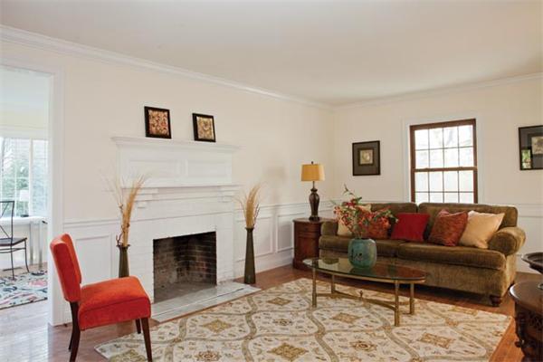25 Devonshire Road Newton, MA 02468 - Photo 2 of 8