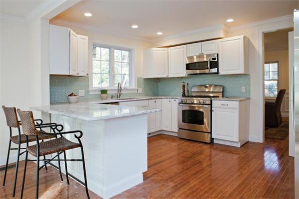 25 Devonshire Road Newton, MA 02468 - Photo 6 of 8