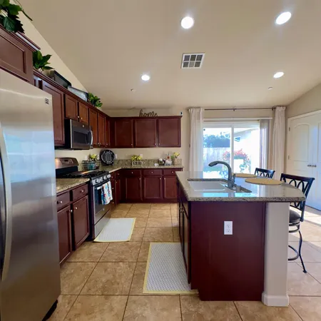 $420,000 | 53 Dalton Avenue, Sanger, CA 93657