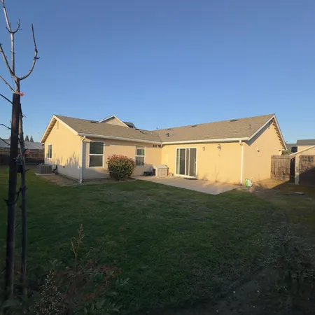 $420,000 | 53 Dalton Avenue, Sanger, CA 93657