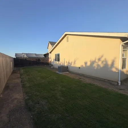 $420,000 | 53 Dalton Avenue, Sanger, CA 93657