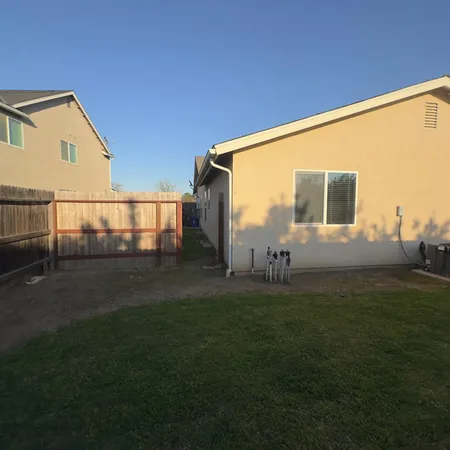 $420,000 | 53 Dalton Avenue, Sanger, CA 93657