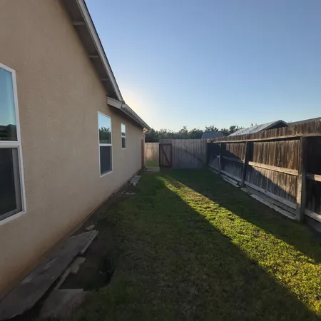 $420,000 | 53 Dalton Avenue, Sanger, CA 93657