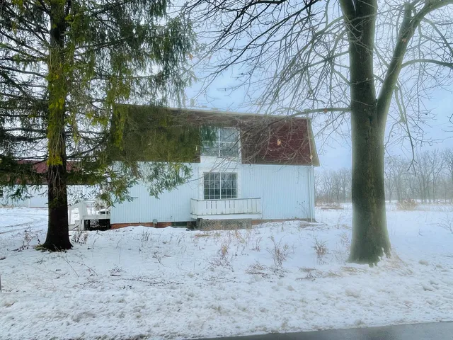 $100,000 | 18600 Manitou Road, Addison, MI 49220