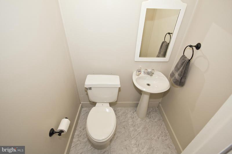 313 Dumbarton Road Baltimore, MD 21212 - Photo 23 of 25 Bath