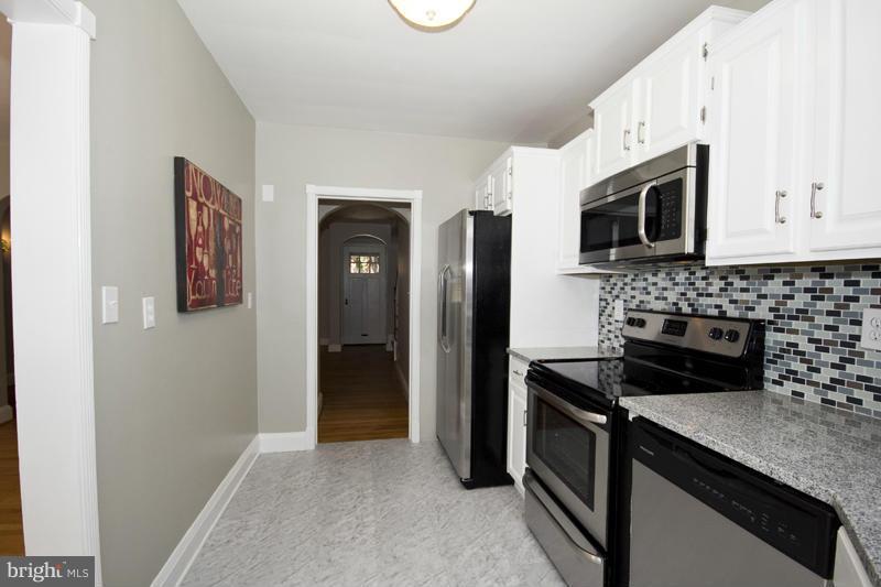 313 Dumbarton Road Baltimore, MD 21212 - Photo 9 of 25 Kitchen