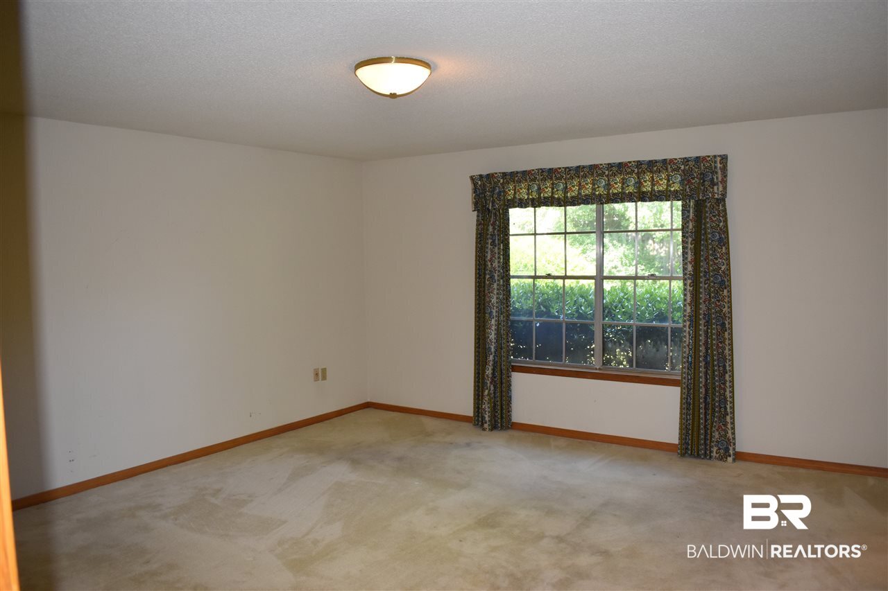 2805 Del Rio Road South Mobile, AL 36693 - Photo 16 of 29