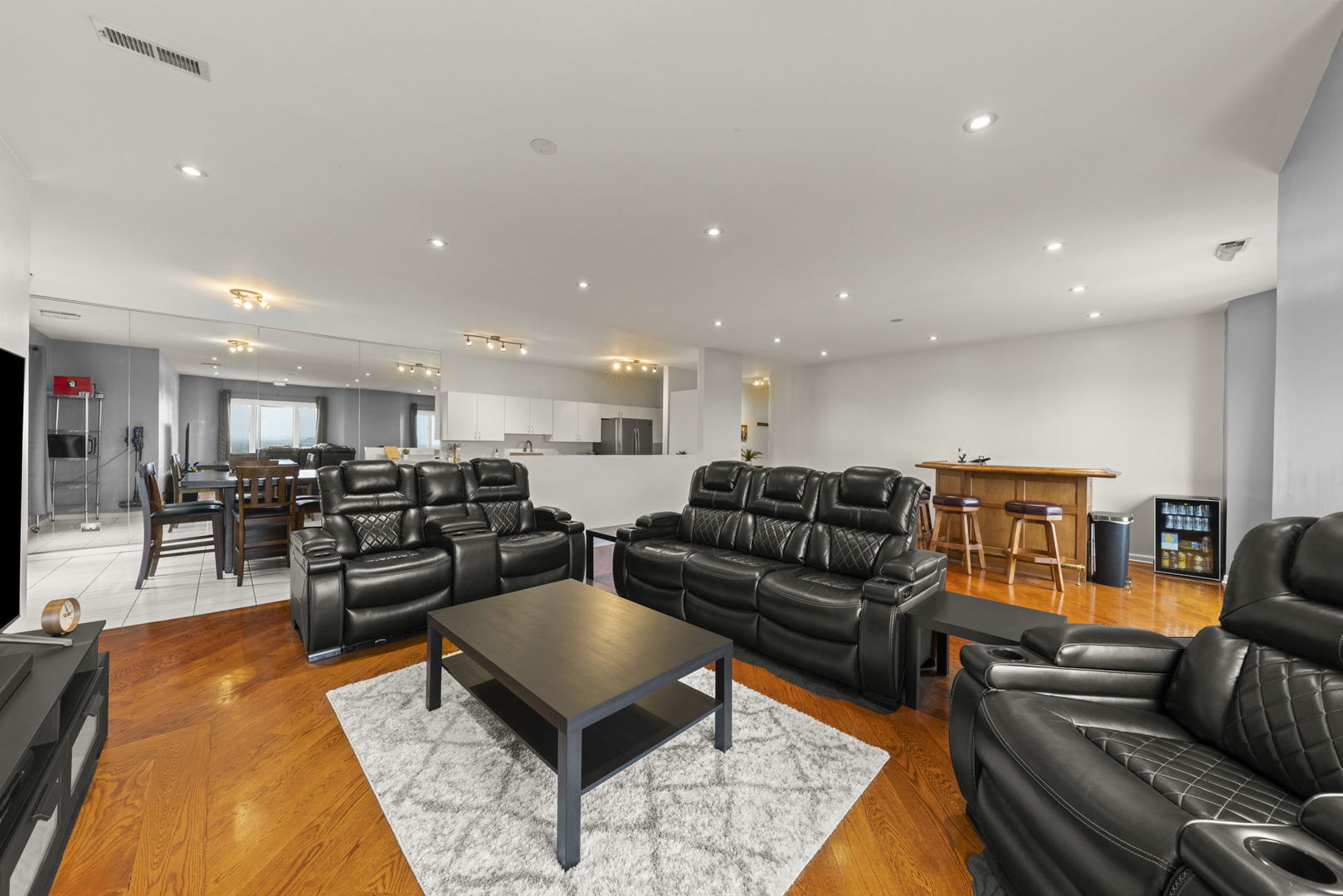 1 Renaissance Place, Unit PH2 Palatine, IL 60067 - Photo 7 of 23 a living room with furniture and a couch