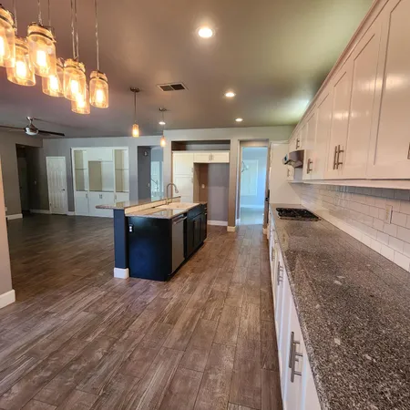 $695,950 | 4479 North Emerald Peak Drive, Clovis, CA 93619