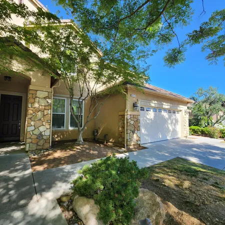 $695,950 | 4479 North Emerald Peak Drive, Clovis, CA 93619