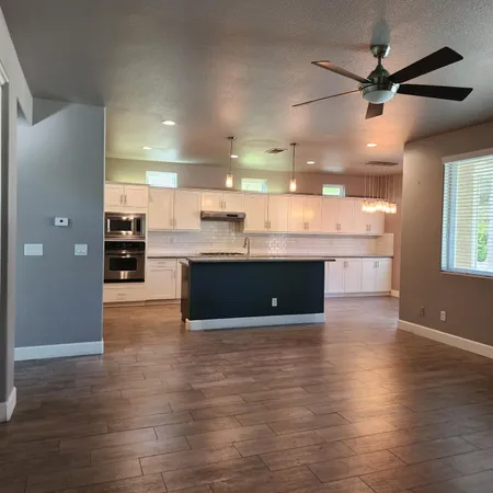 $695,950 | 4479 North Emerald Peak Drive, Clovis, CA 93619