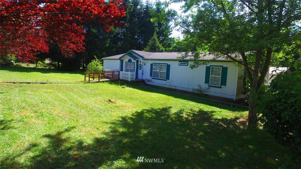 120 Bowers Road Chehalis, WA 98532 - Photo 26 of 31 a front view of a house with yard and green space