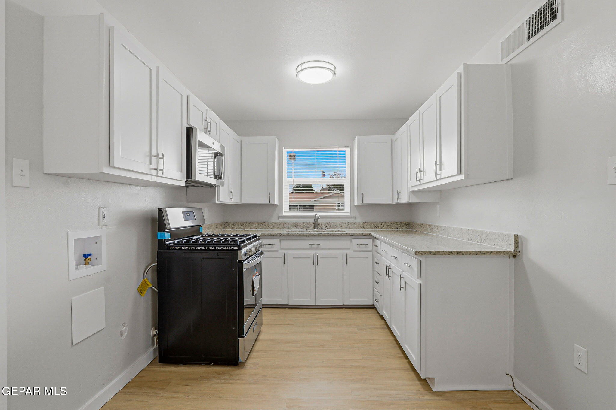 3413 Rutherglen Street El Paso, TX 79925 - Photo 9 of 33 15-web-or-mls-IMG_7922