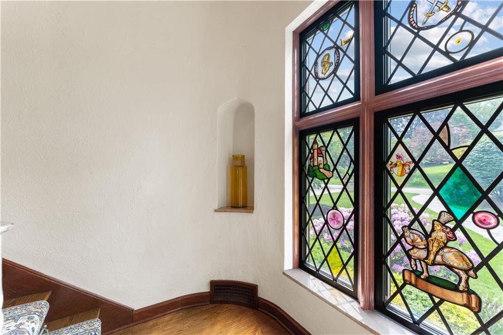 840 Osage Road Pittsburgh, PA 15243 - Photo 7 of 47 a view of an entryway