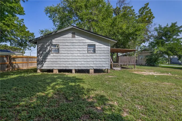$75,000 | 1303 West Main Street, Madisonville, TX 77864
