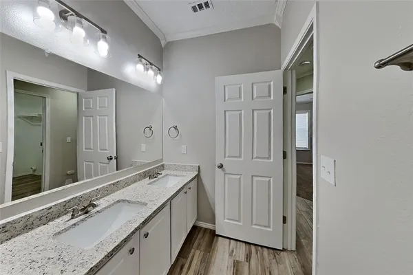 $2,425 | 2525 Greenhaven Drive, Burleson, TX 76028