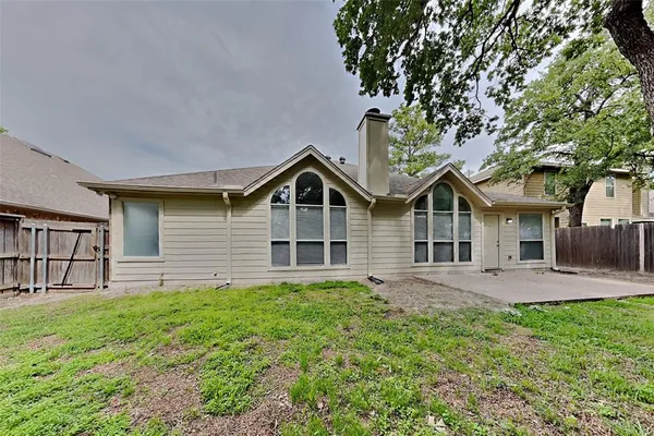 $2,425 | 2525 Greenhaven Drive, Burleson, TX 76028