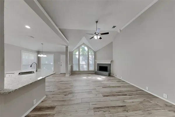 $2,425 | 2525 Greenhaven Drive, Burleson, TX 76028