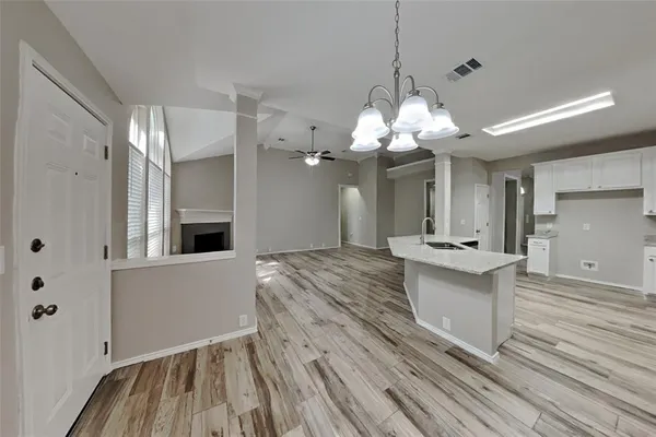 $2,425 | 2525 Greenhaven Drive, Burleson, TX 76028