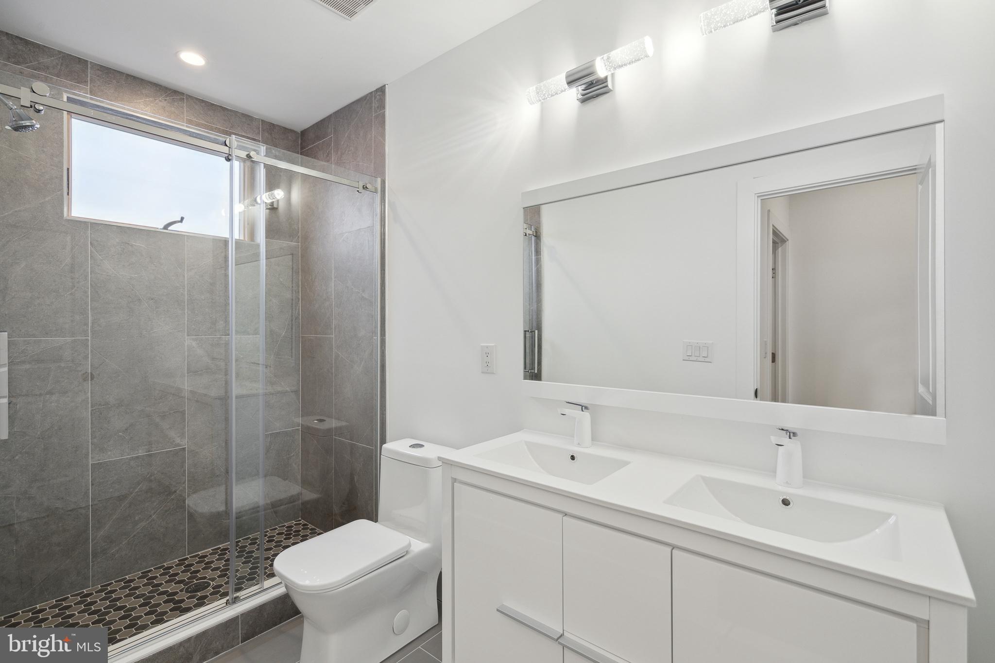 2113 North 5th Street Philadelphia, PA 19122 - Photo 19 of 26 Primary Bathroom