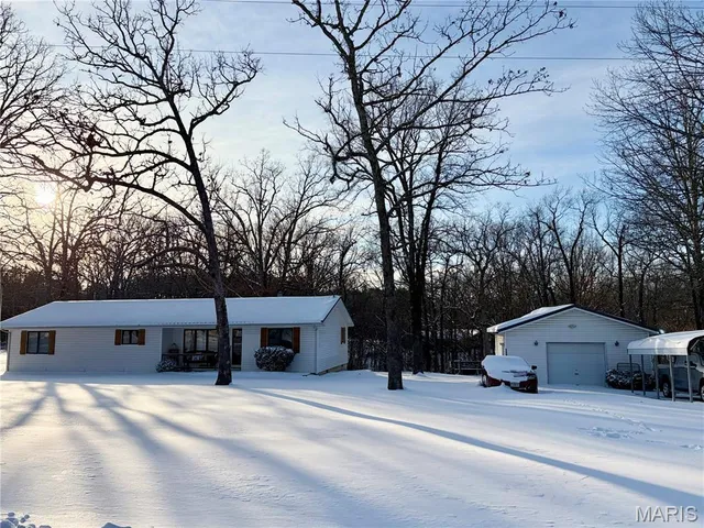 $285,000 | 13915 Maple Lane, Plato, MO 65552