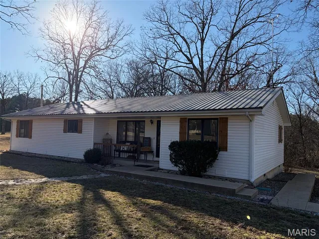 $285,000 | 13915 Maple Lane, Plato, MO 65552