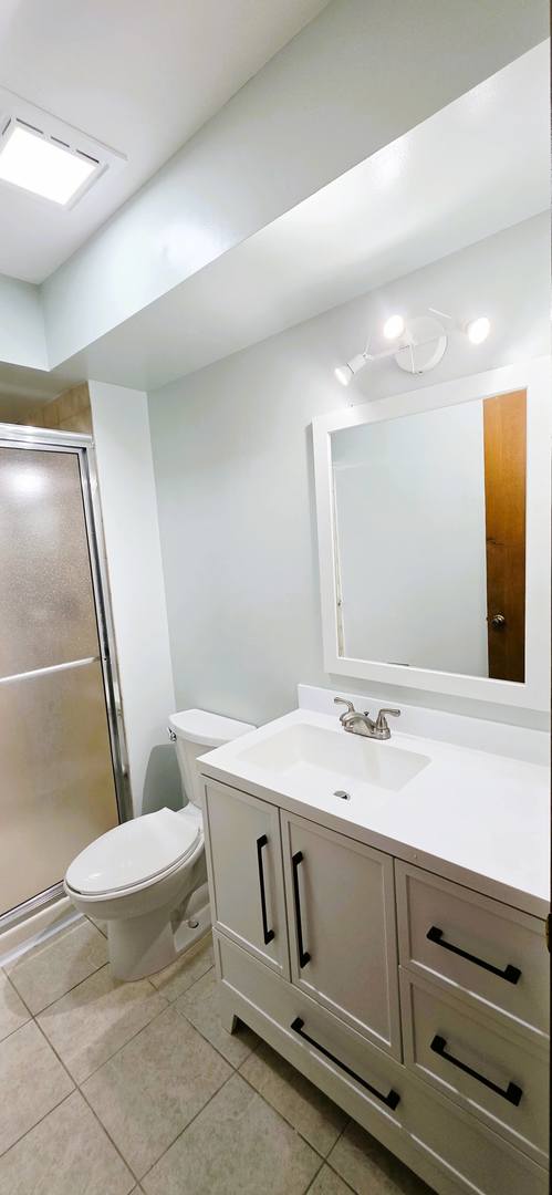 1907 West Golf Road, Unit 1B Mount Prospect, IL 60056 - Photo 12 of 20 Gallery Image 12