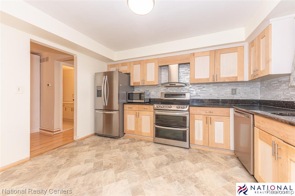 29705 Pine Ridge Circle, Unit 35 Farmington Hills, MI 48331 - Photo 2 of 29