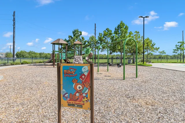a view of a swimming pool with a fountain