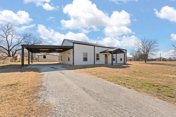 $285,000 | 118 Noelle Road, Whitney, TX 76692