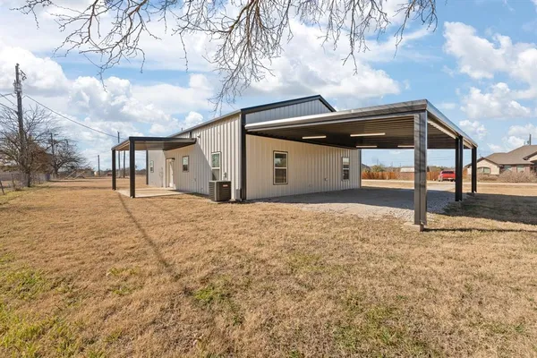 $285,000 | 118 Noelle Road, Whitney, TX 76692
