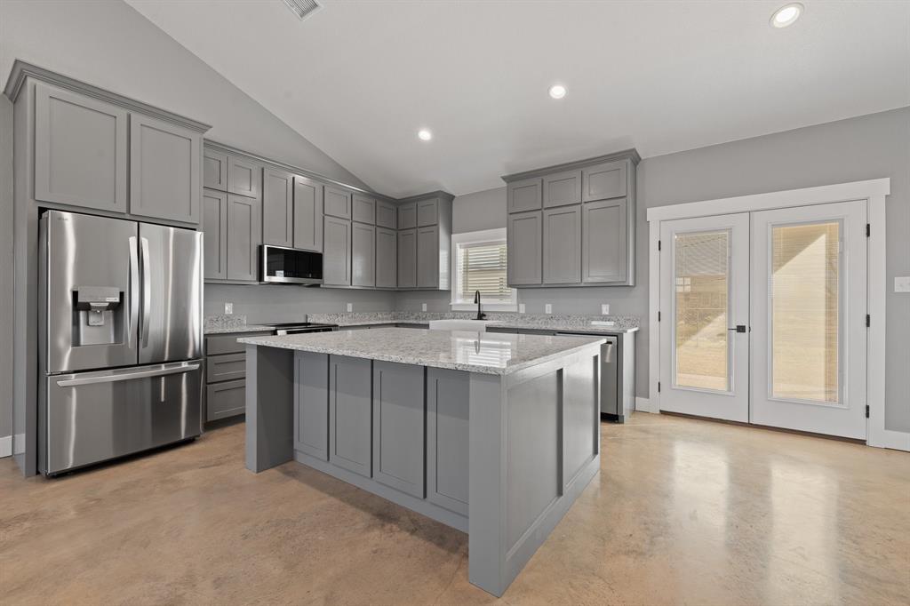 118 Noelle Road Whitney, TX 76692 - Photo 4 of 17