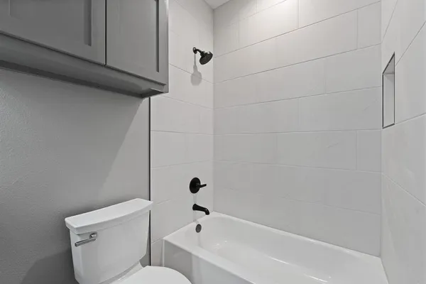 $285,000 | 118 Noelle Road, Whitney, TX 76692