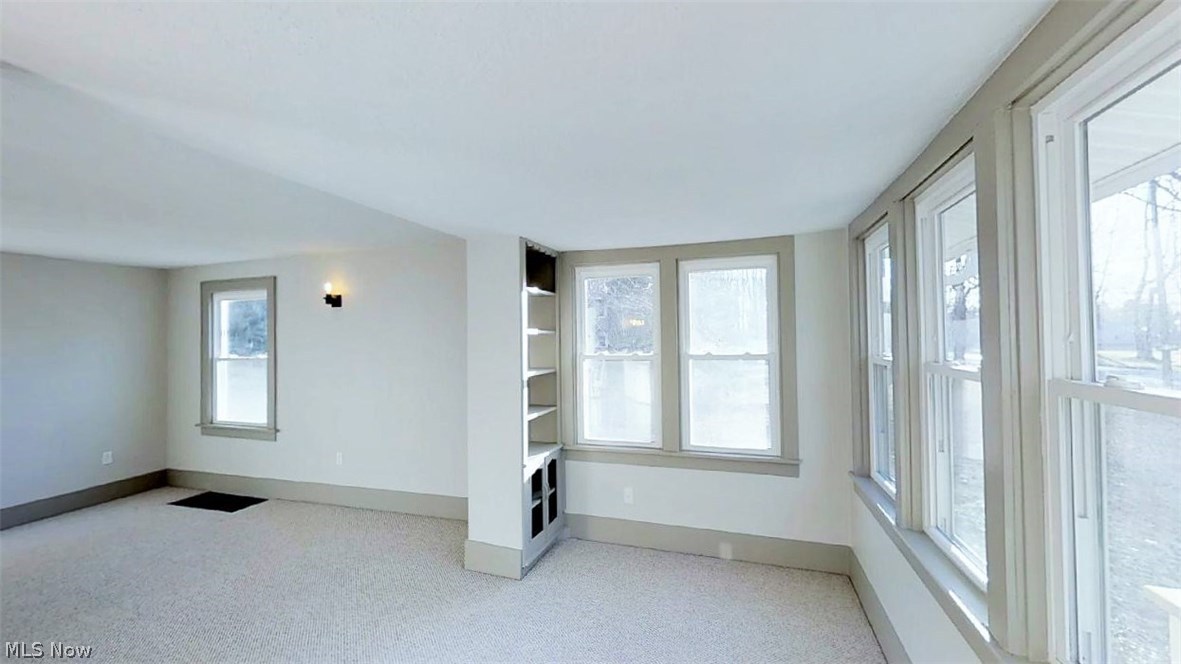 2981 Hayne Road Akron, OH 44312 - Photo 3 of 22